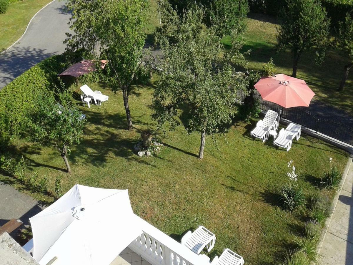 Guest House Surina App Surina'S Green Holiday Rupa Eksteriør billede